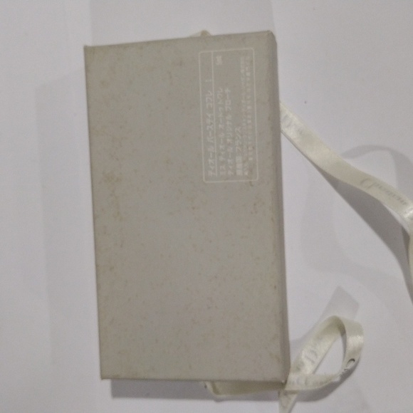 Christian Dior Gift Box With Ribbon ( Empty Box) Women Accessory, Good Condition - Picture 6 of 10